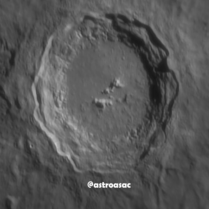 Primer plano del cráter Copernicus de la Luna